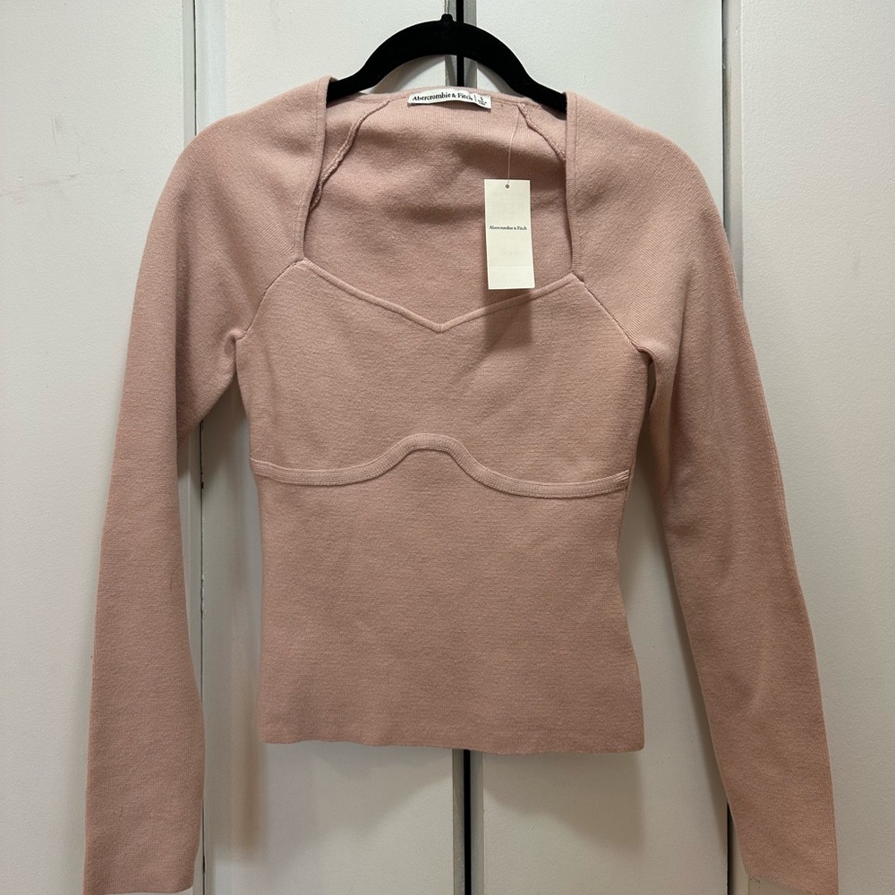 NWT Abercrombie Long-Sleeve Sweetheart Sweater in pink